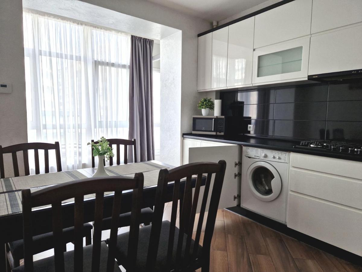Apartment On Belvedere Ivano-Frankivsk Exterior photo