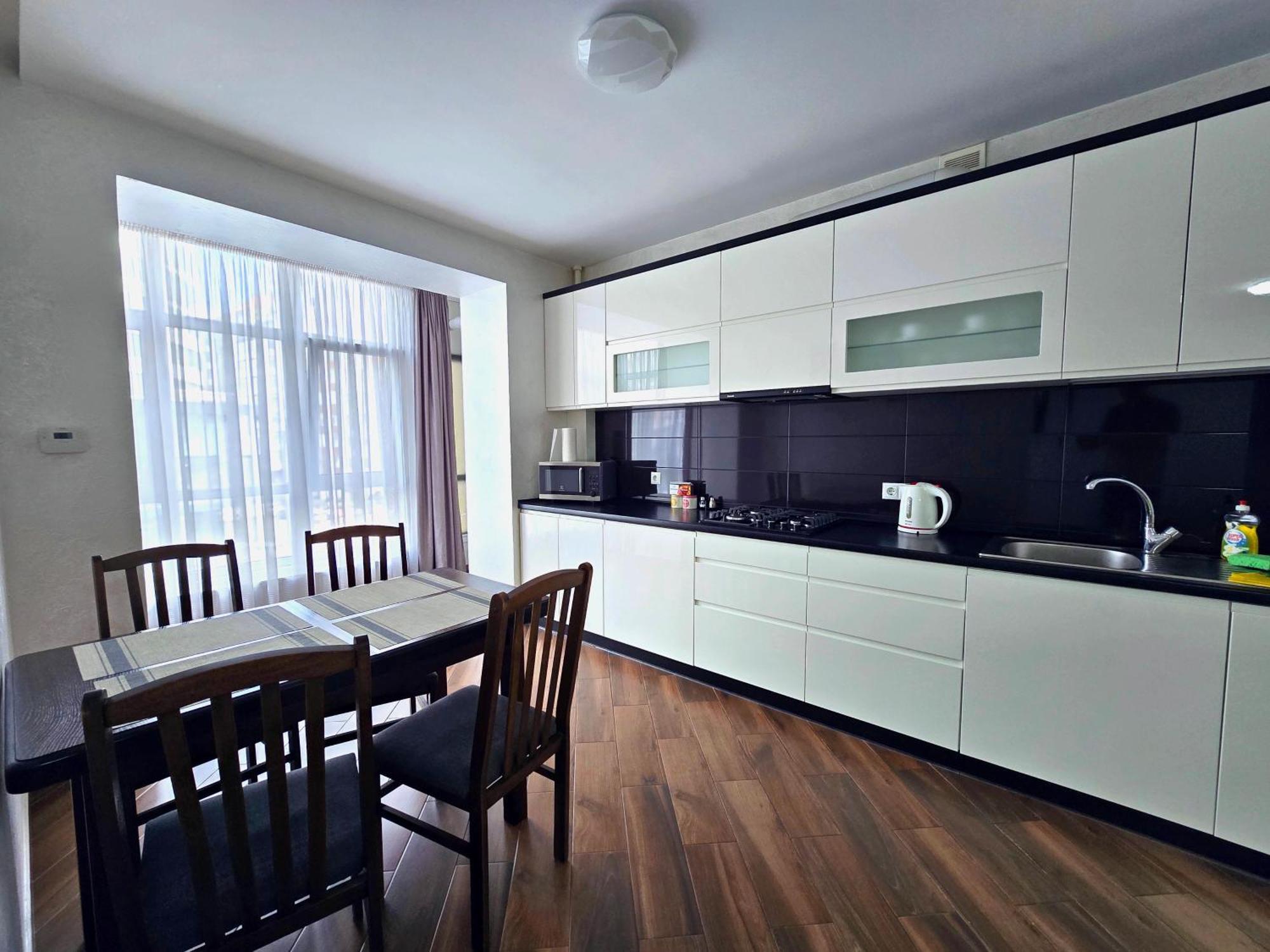 Apartment On Belvedere Ivano-Frankivsk Exterior photo